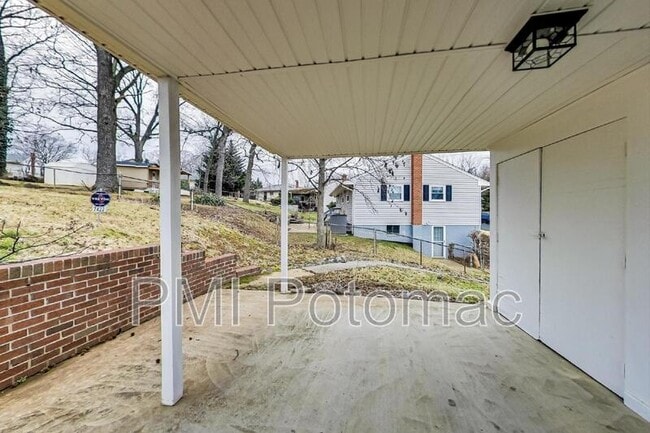 Building Photo - 7422 Parkwood St