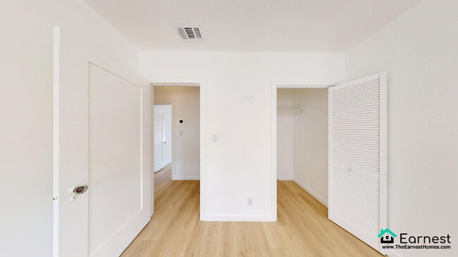 Building Photo - Charming 3BR/2BA Home in Prime Los Angeles...