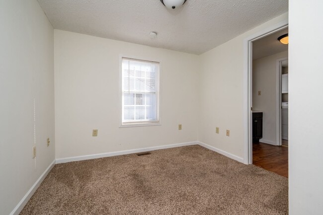 Building Photo - 2 bed/1 bath site built home