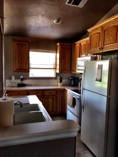 Building Photo - Beautiful 1-Bedroom with Balcony & Garage Available for Move In NOW