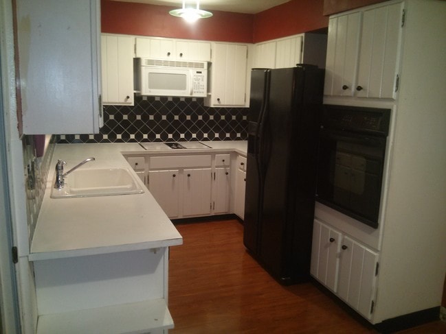 Building Photo - 6495 Happy Canyon Rd