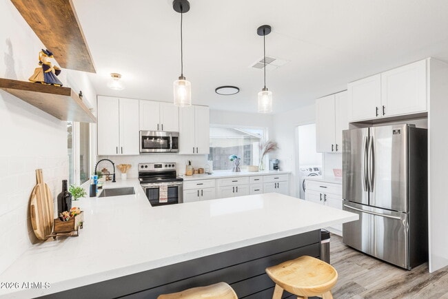 Building Photo - 2529 E Commonwealth Cir