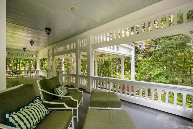 Building Photo - 314 Haverstraw Rd