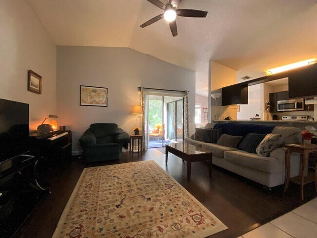 Building Photo - 488 Wild Fox Dr