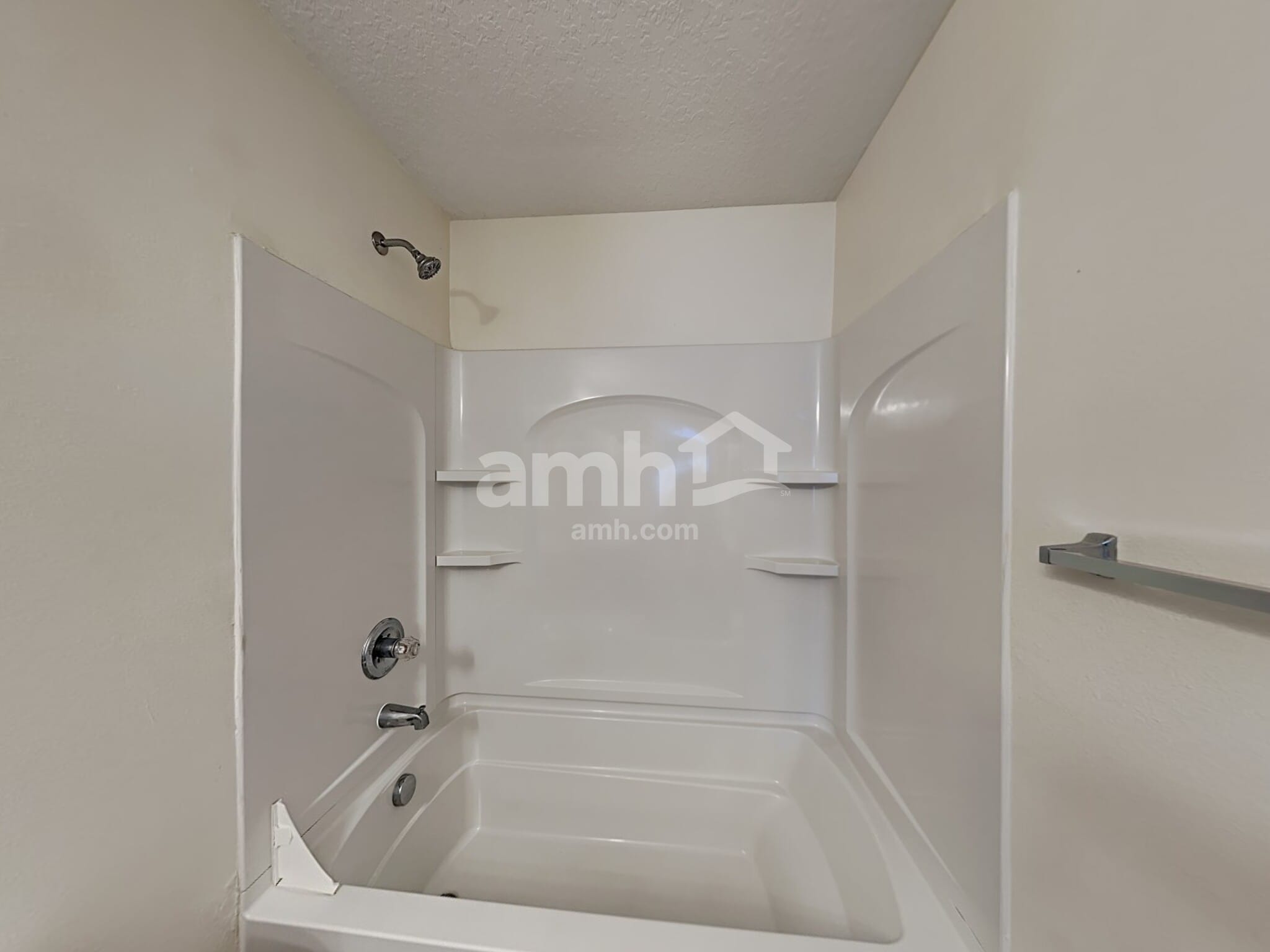 Building Photo - 19554 Timberbluff Dr