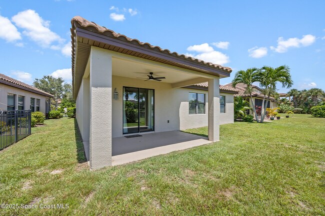 Building Photo - 739 Monterey Dr