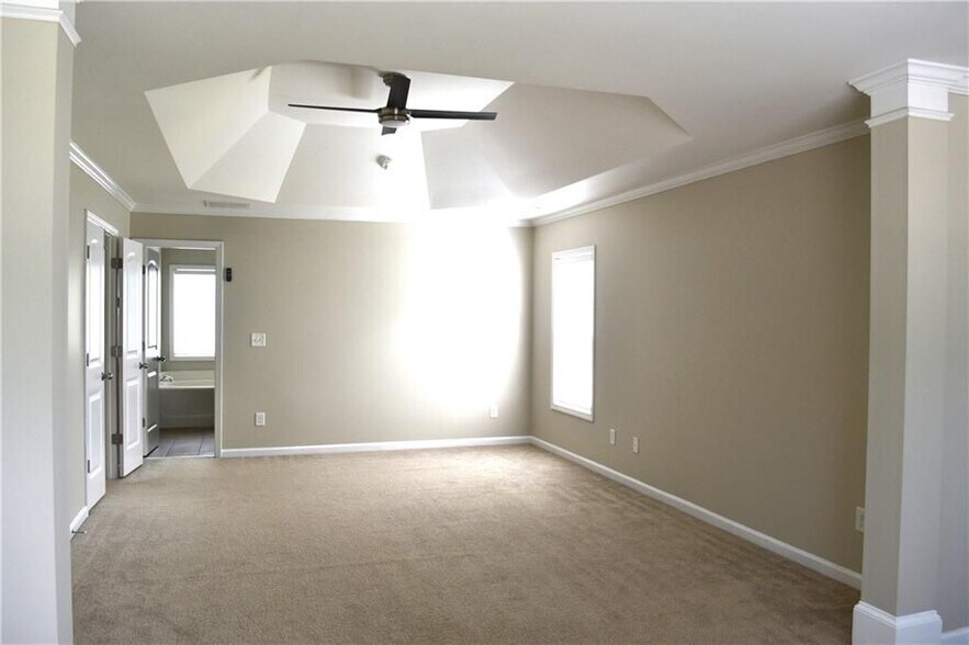 Building Photo - 3327 Edenridge Ct