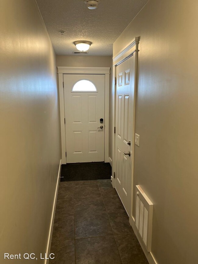 Building Photo - 2 br, 2.5 bath House - 702 Cox Court