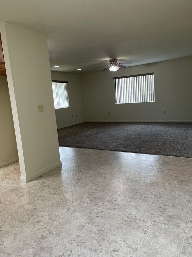 Building Photo - 3 BED 2 BATH W/ATTACHED MOTHER-IN-LAW SUITE *SOLAR PANELS ON ROOF = LOW ELECTRIC BILL*