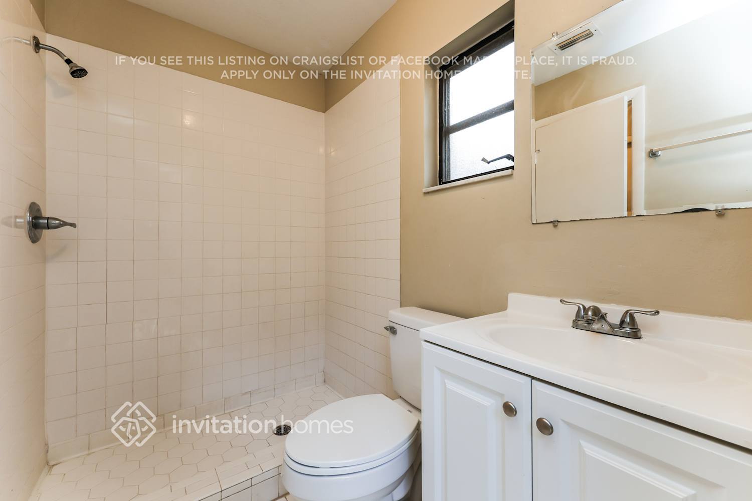 Building Photo - 1403 Live Oak Ct