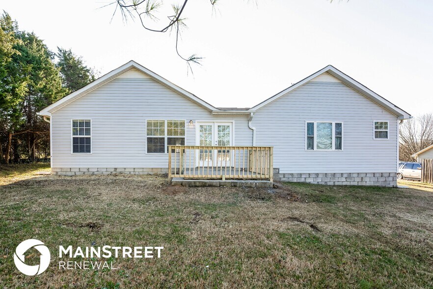 Building Photo - 200 Oakmont Dr