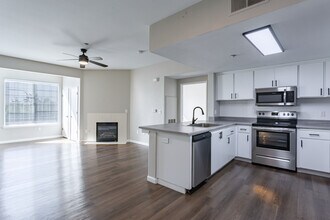 Building Photo - Luxe West