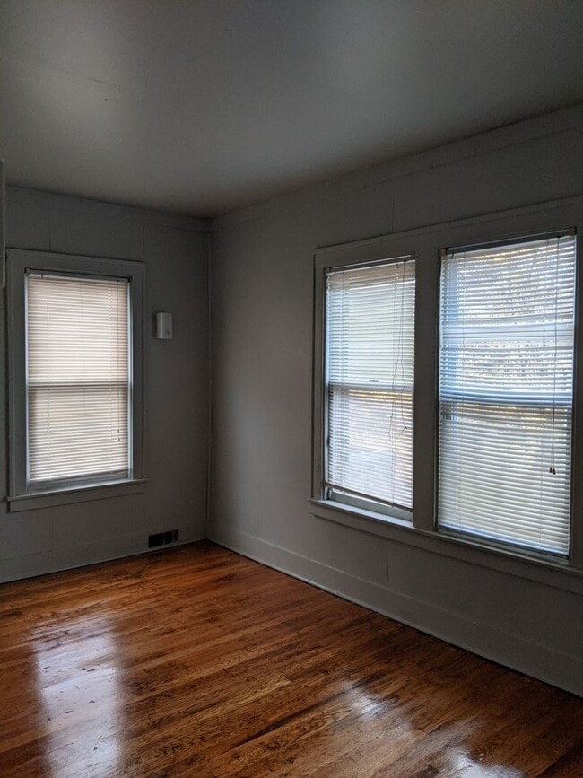 Building Photo - 2195 Springle St