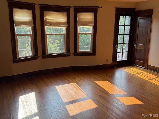 Building Photo - 300 North Park Ave