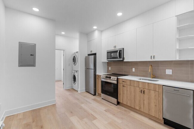 Building Photo - 6049 Elmwood Ave