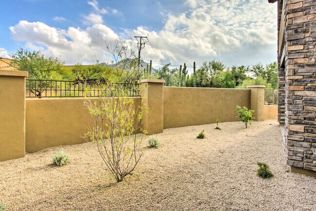 Building Photo - 6145 E Cave Creek Rd