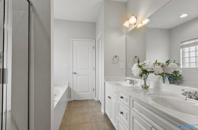 Building Photo - 22 Maple Grove Blvd SW