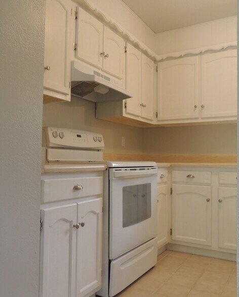 Building Photo - 2664 Bahamas Way