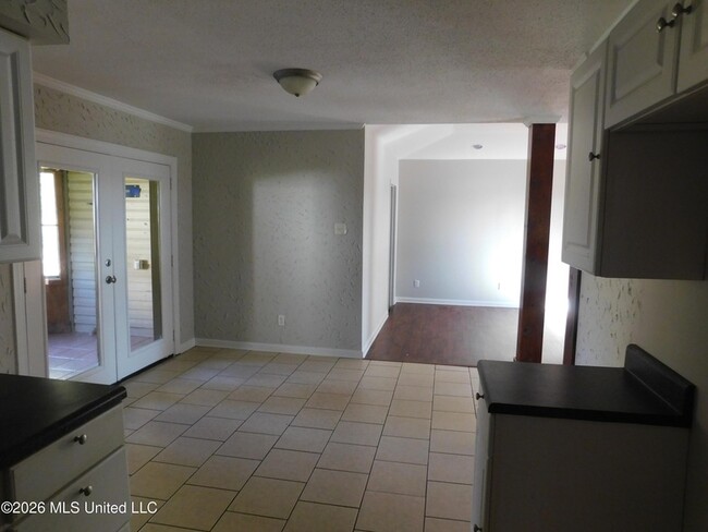 Building Photo - 1926 Dorchester Dr