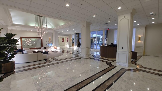 Building Photo - 5600 Collins Ave