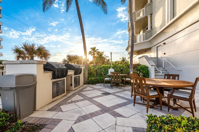 Building Photo - 5310 N Ocean Dr