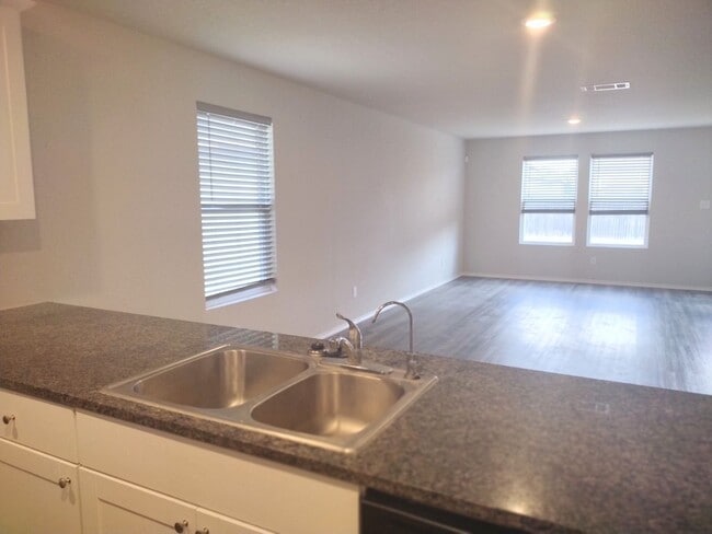 Building Photo - Charming 3 bedroom in Republic Creek!