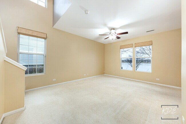 Building Photo - 651 Hawley Dr