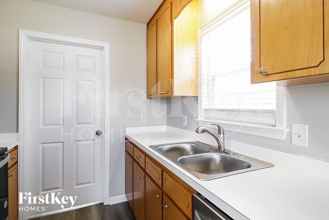 Building Photo - 129 Glengariff Ln
