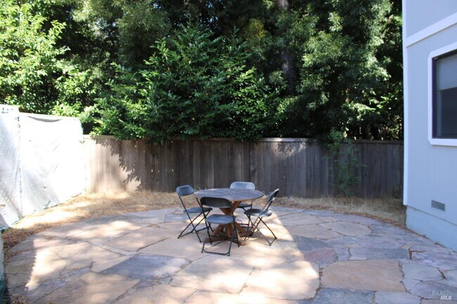 Building Photo - 4069 Alta Vista Ave