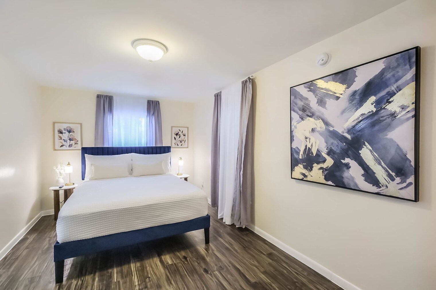 Building Photo - 1327 W 21st St