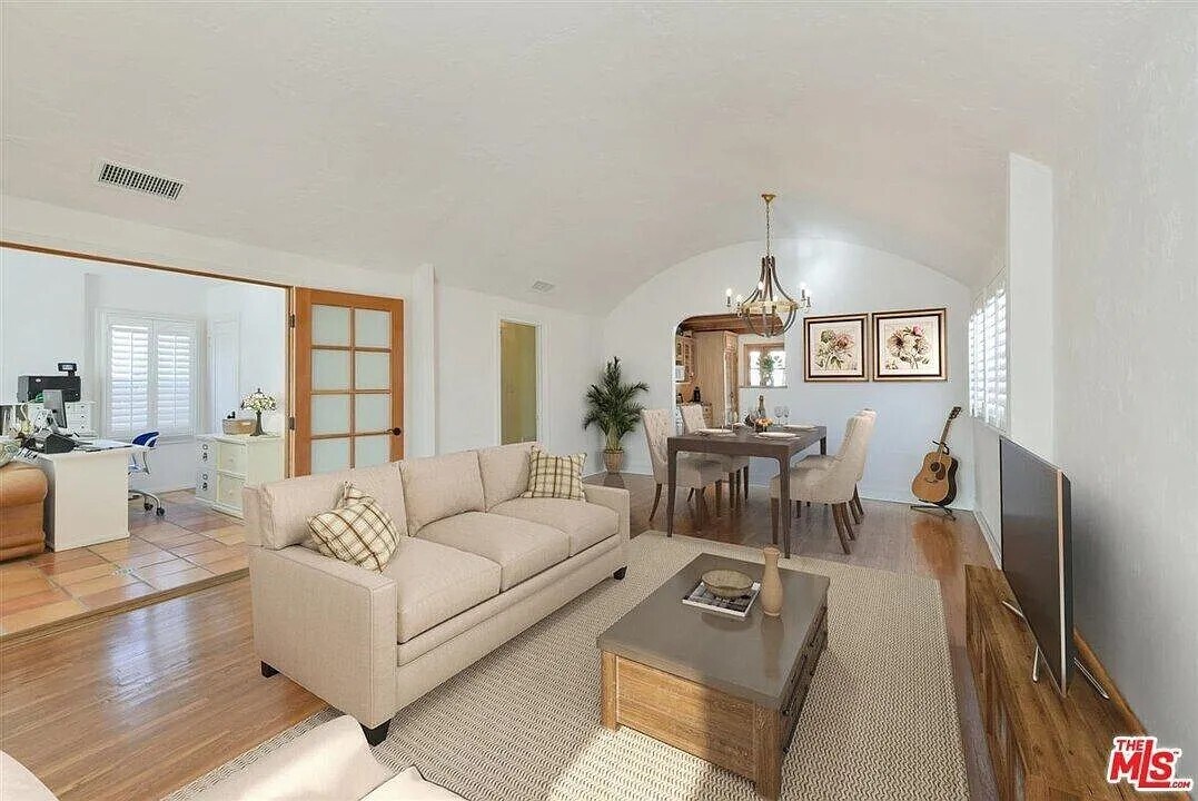 Building Photo - 2110 Overland Ave