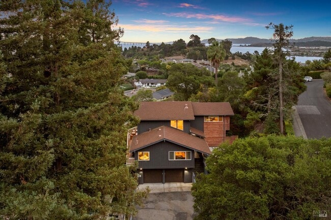 Building Photo - 48 Junipero Serra Ave