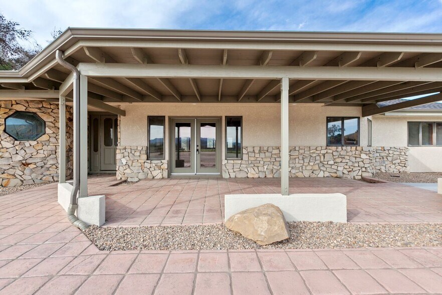 Building Photo - 8850 Rocky Canyon Rd