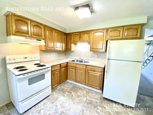 Building Photo - Large 2-Bedroom Townhome in Red Lion! Pati...