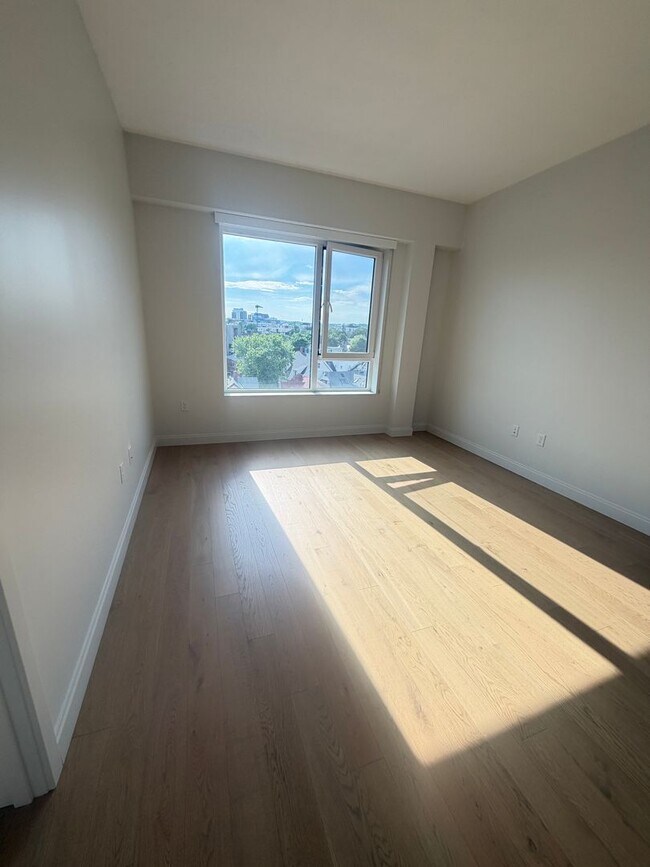 Building Photo - Beautiful Apartment in Allston