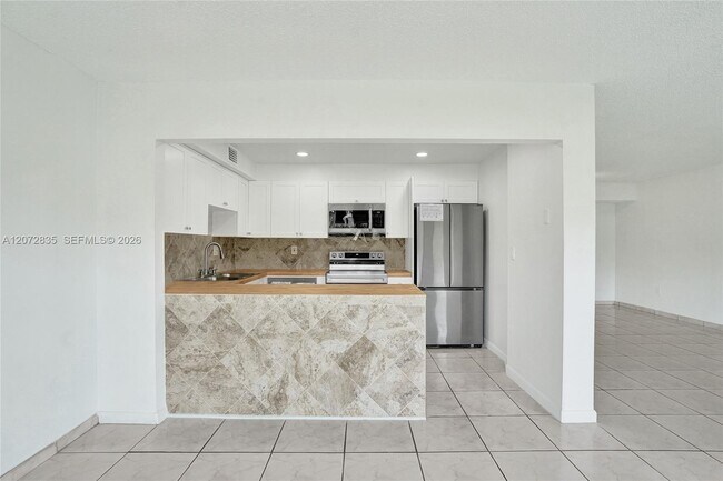 Building Photo - 5700 SW 127th Ave