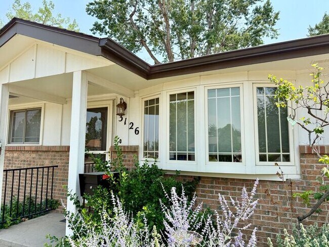 Building Photo - Conveniently Located 2 Bed, 2 Bath + 2 Bonus Rooms in Greeley