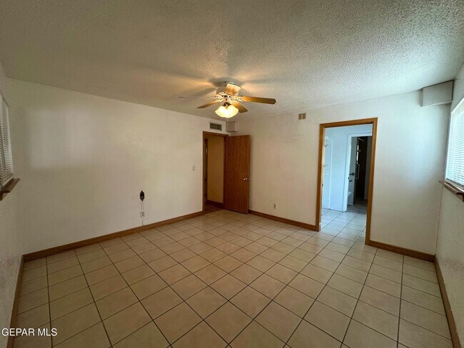Building Photo - 1067 Villa Linda Way