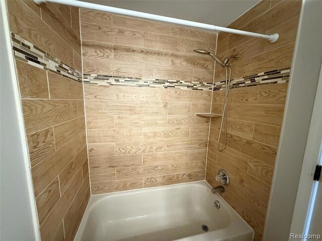 Building Photo - 21141 E Glen Haven Cir