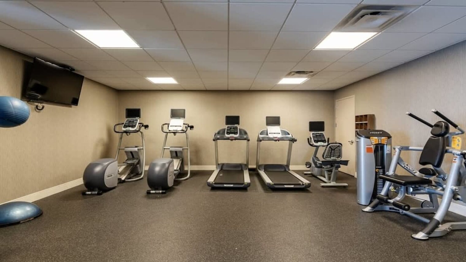 Building Photo - 1016 Elm St