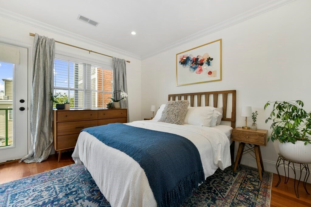 Building Photo - 49 L St