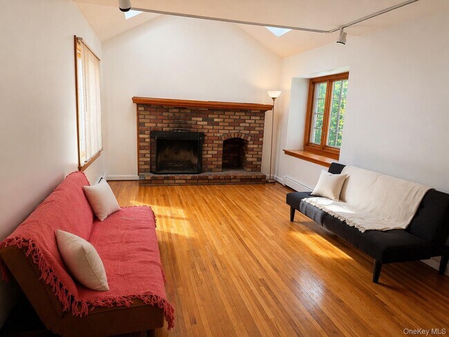 Building Photo - 8 Tobi Ln