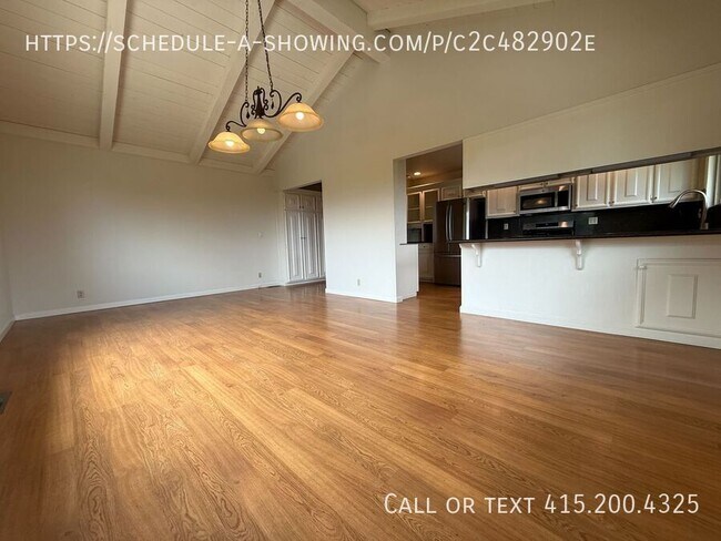 Building Photo - 740 Woodcrest Ln