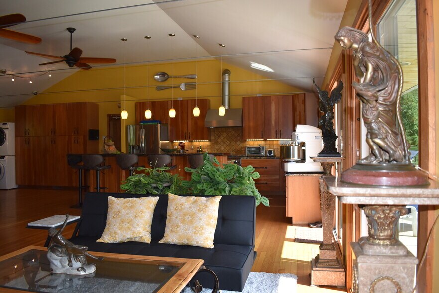 Building Photo - 336 Chunns Cove Rd