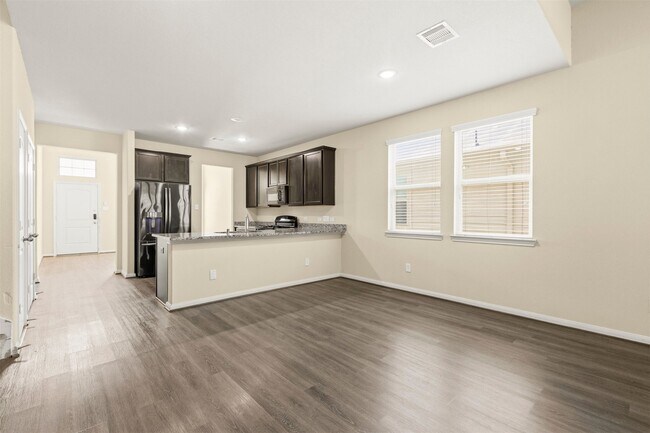 Building Photo - 6131 Carpenters Cove Ln