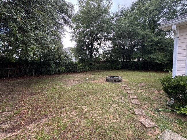 Building Photo - 5980 Savannah Dr