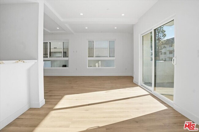 Building Photo - 1820 Prosser Ave