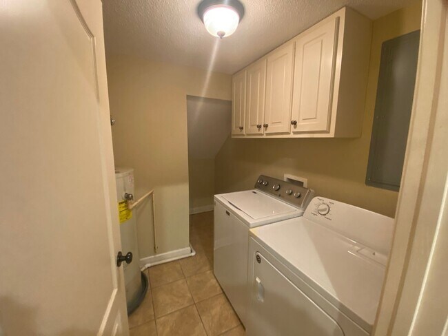 Building Photo - 3BR/2.5BA For Rent