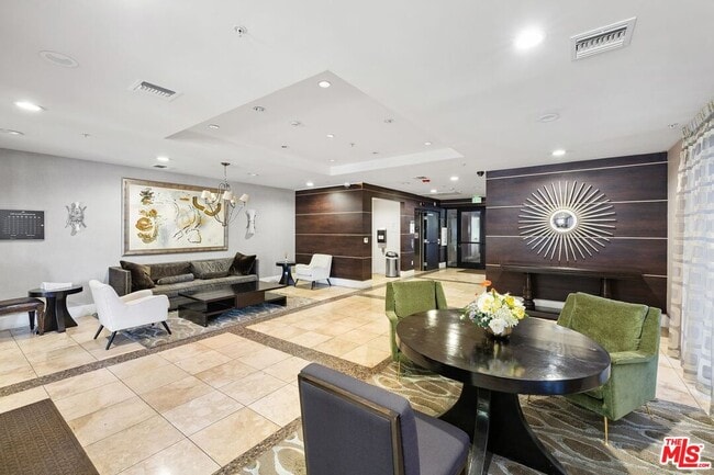 Building Photo - 311 S Gramercy Pl