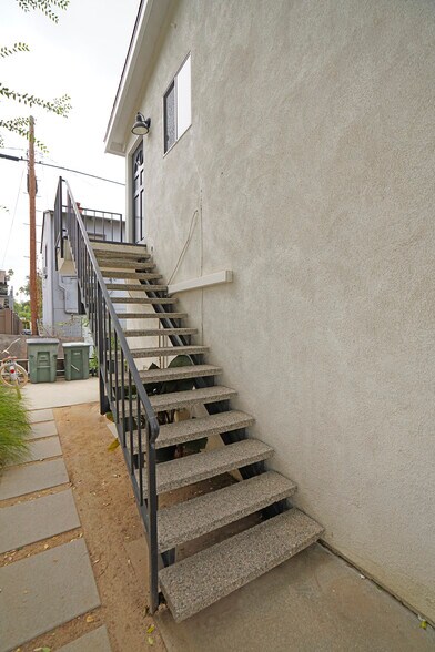 Stairs to go to unit - 528 N Michigan Ave